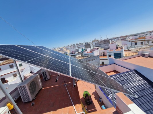 placas-solares-sevilla-instalacion-en-azotea-aljarafe-sevillano